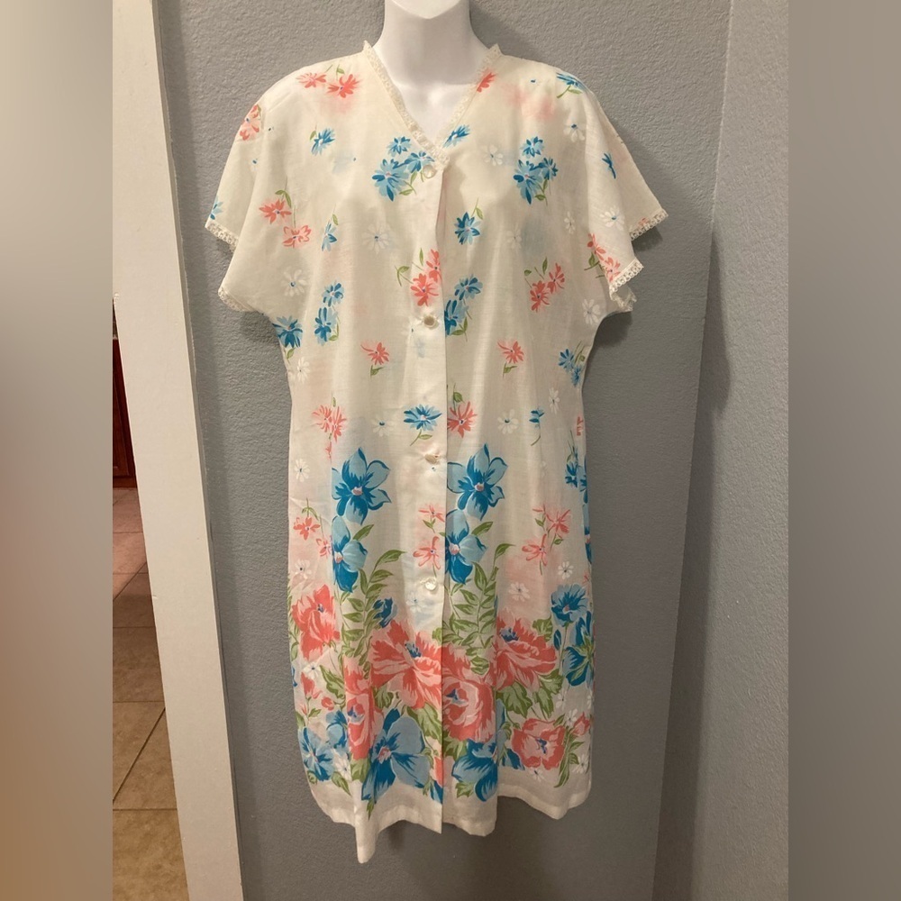 Vintage Nightgown & Robe Sears Size Small 32/34 floral